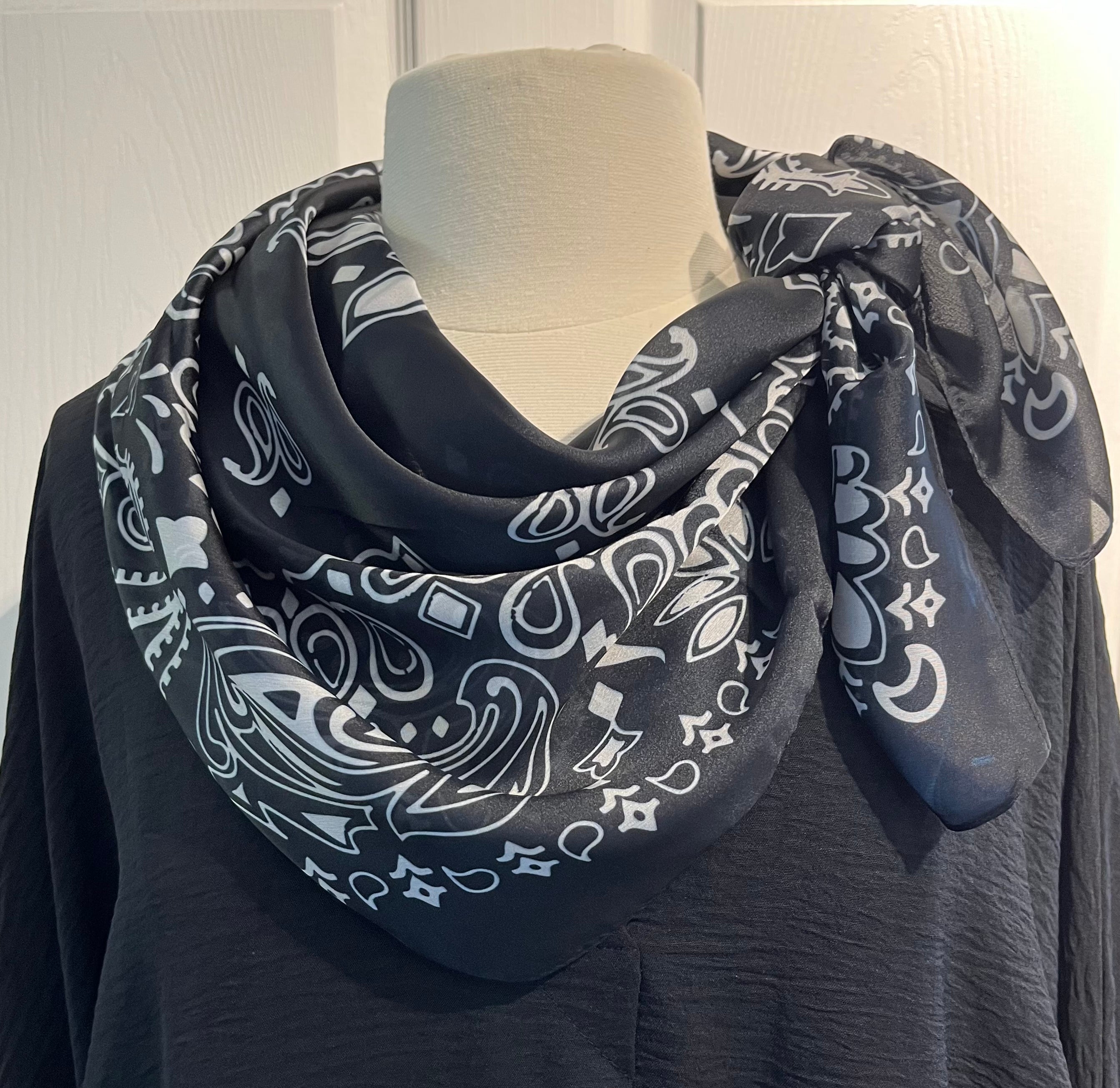 Reversible Black to Navy Bandana Silk Wild Rag