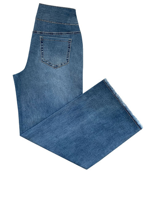 Denim Pull On Capri Jeans w/ Clear Crystal Accents