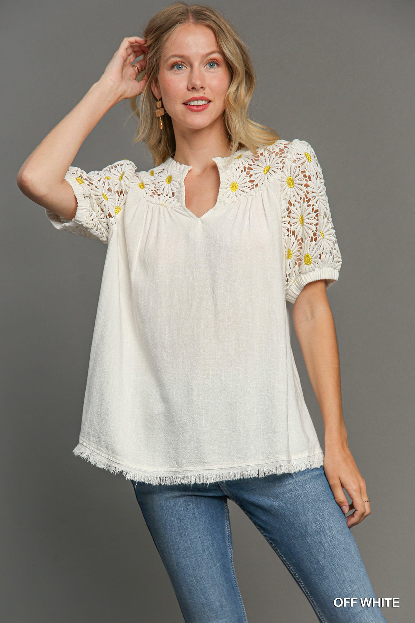 White Linen Blend Top w/ Embroidered Daisy Sleeves