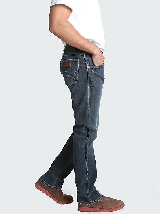 Men's Wrangler Retro Slim Fit Straight Leg Jeans