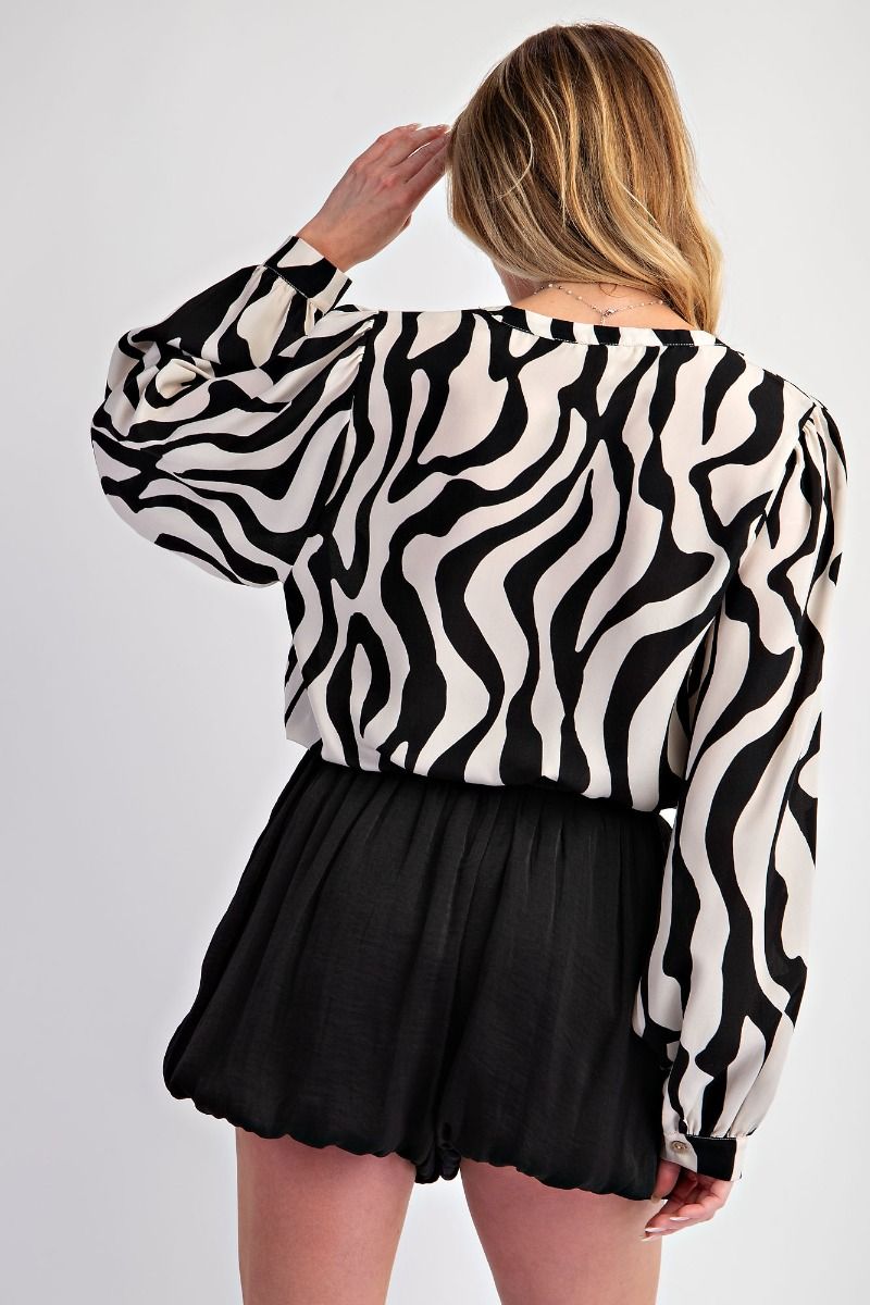 Black & White Wavy Print Long Sleeve Top