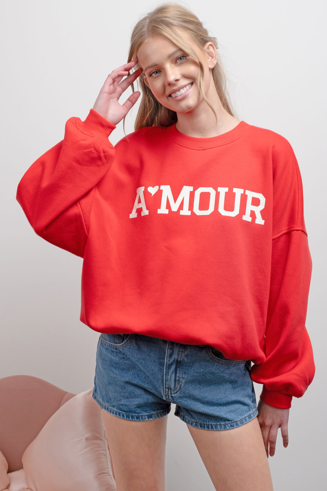 Amour Graphic Crew Neck Sweatshirt in Red