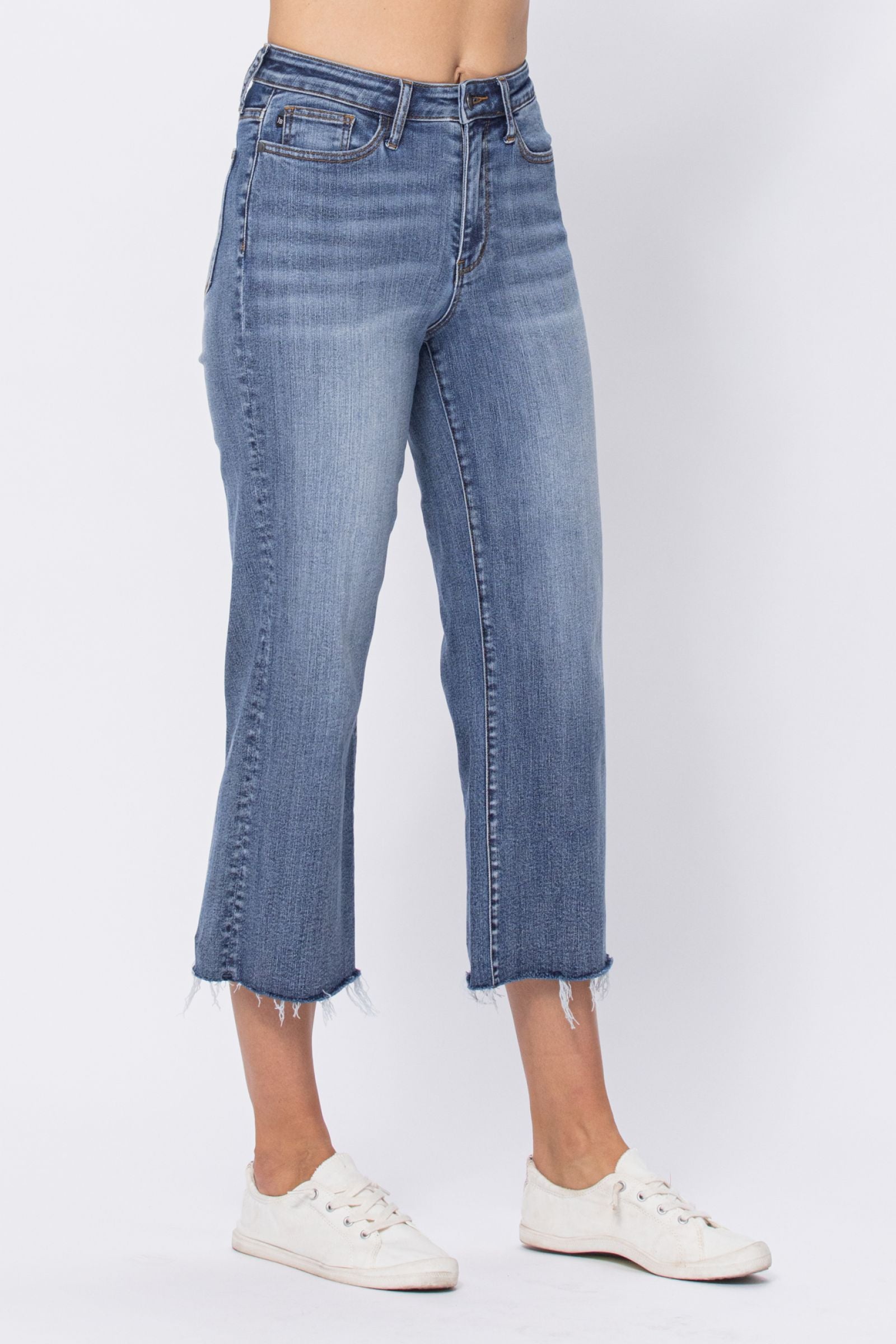 Wide leg raw outlet hem jeans